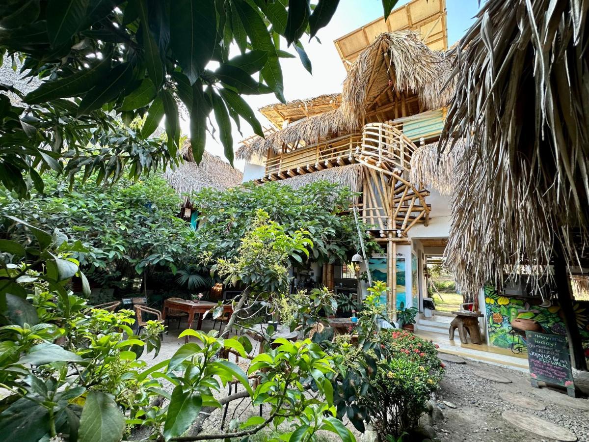 Bella Flor Hostel Паломино Екстериор снимка