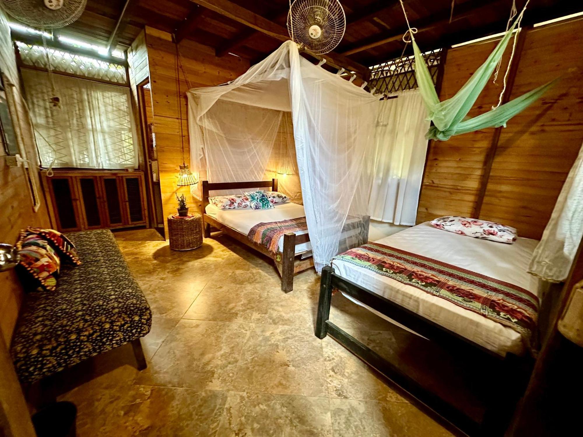 Bella Flor Hostel Паломино Екстериор снимка