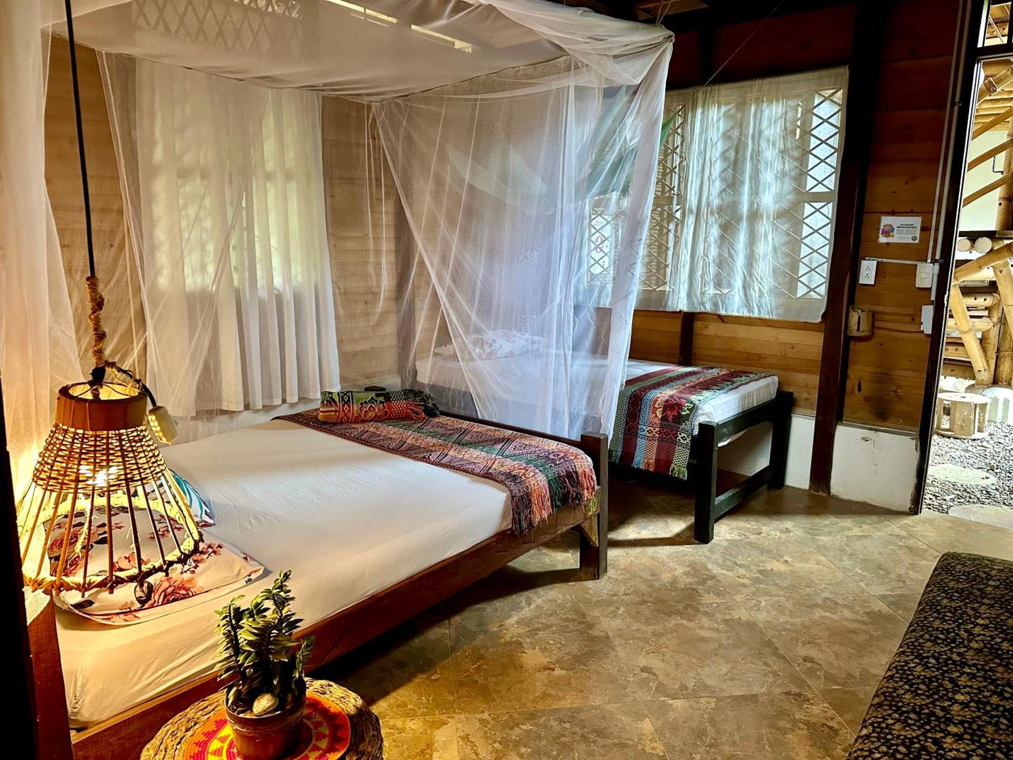 Bella Flor Hostel Паломино Екстериор снимка
