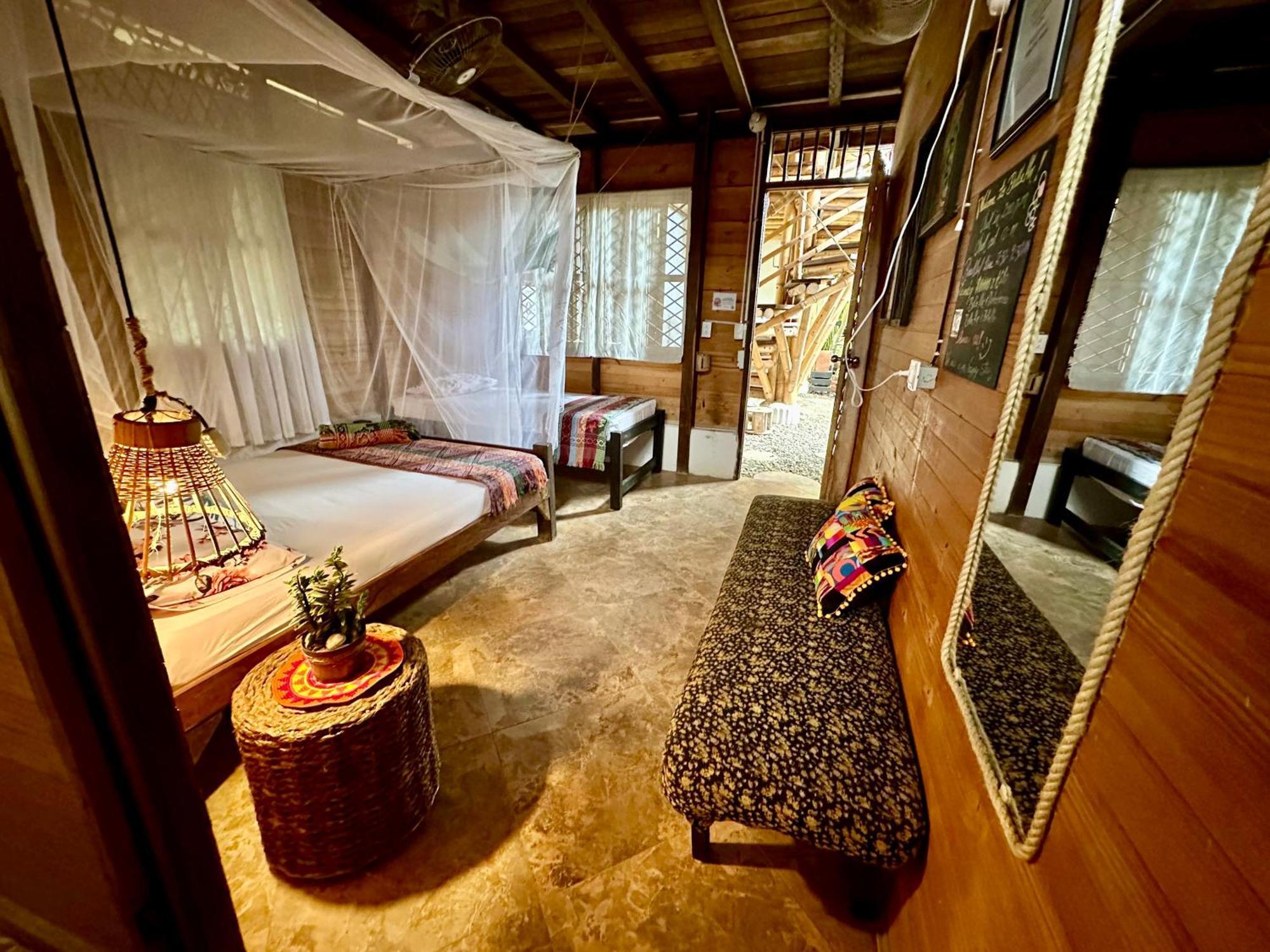 Bella Flor Hostel Паломино Екстериор снимка