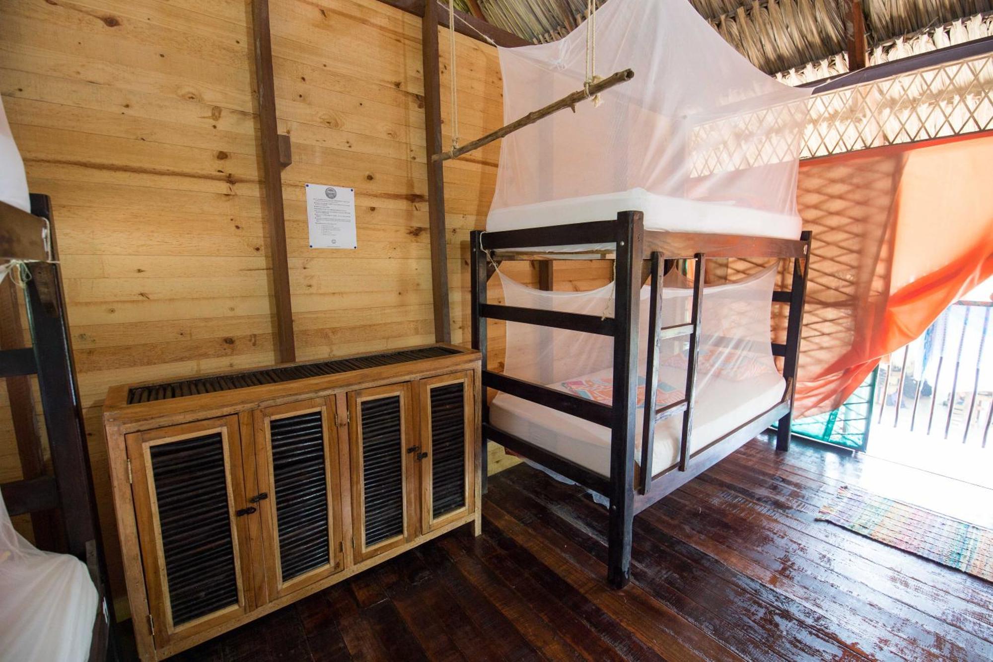 Bella Flor Hostel Паломино Екстериор снимка